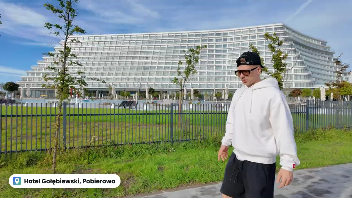Hotel Gołębiewski w Pobierowie: kaucja 100 zł za szlafrok i ochroniarz na piętrze
