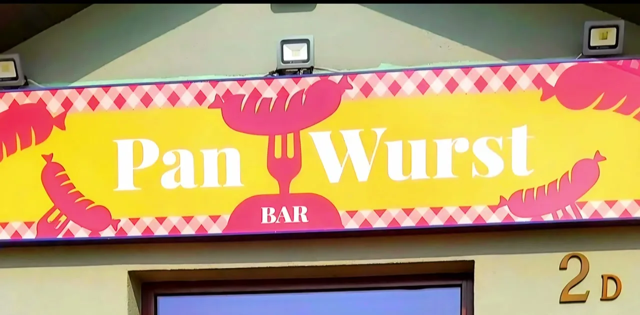 Szyld baru Pan Wurst w Krzeszycach pod numerem 2d
