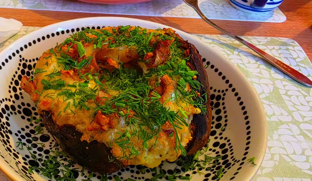 Pyra Magda z farszem i koperkiem w Bistro Pyr! Pyr! Pyr!
