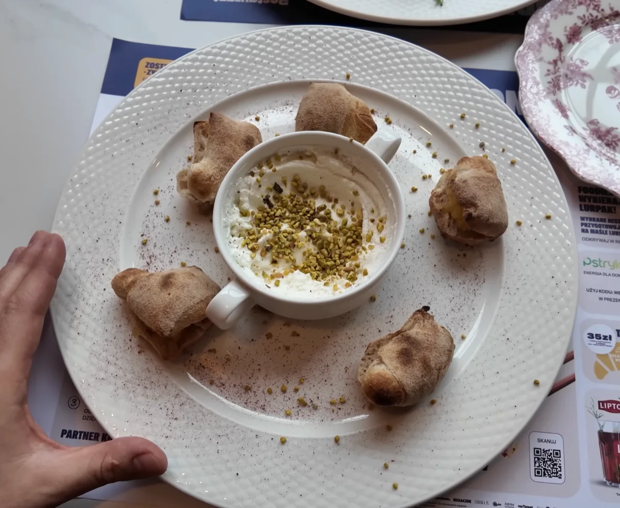 Młynek Manoushe by Elie — labne, libański kremowy ser