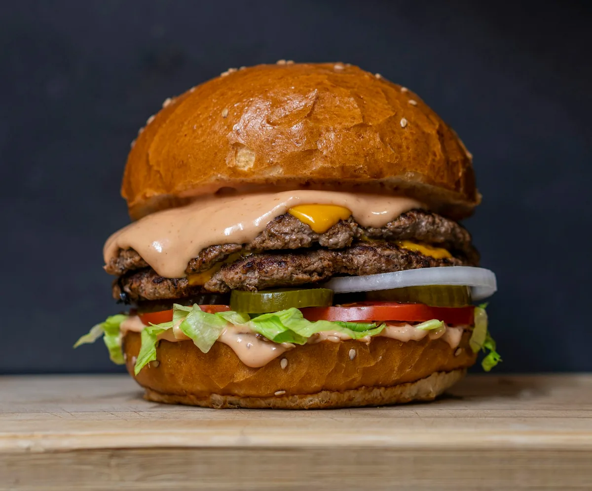 Najlepsze Burgery w Polsce 2026 - Ranking od Smash po Klasyczne